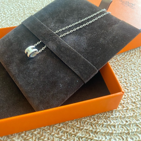 Hermes Mini Pop H Necklace - Picture 6 of 7